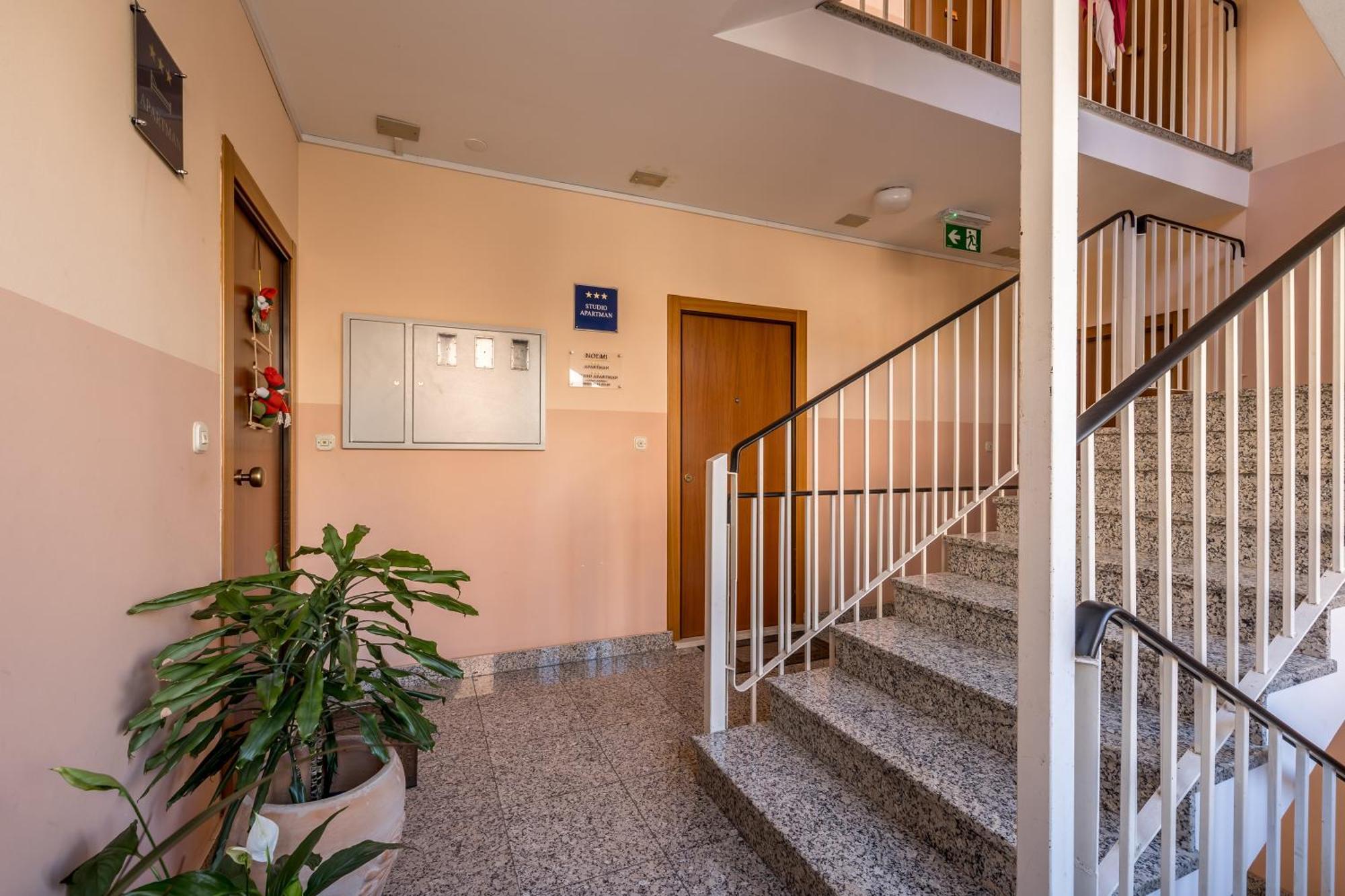 Noemi Luxury Apartment Solin Eksteriør billede